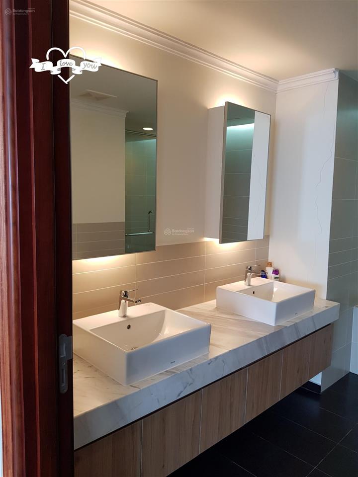 Bán căn hộ cao cấp 395 lạc long quân, 99m2, 2pn 2wc có view hồ