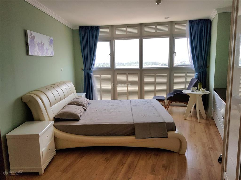 Bán căn hộ cao cấp 395 lạc long quân, 99m2, 2pn 2wc có view hồ