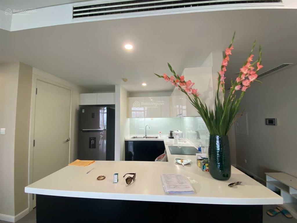 Bán căn hộ cao cấp 395 lạc long quân, 99m2, 2pn 2wc có view hồ
