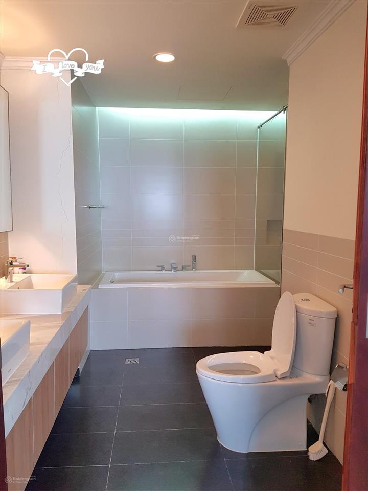 Bán căn hộ cao cấp 395 lạc long quân, 99m2, 2pn 2wc có view hồ