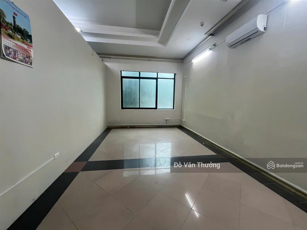 Cho thuê mặt bằng mặt phố lạc long quân, gần công viên hồ tây