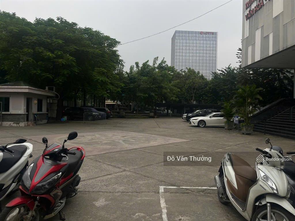 Cho thuê mặt bằng mặt phố lạc long quân, gần công viên hồ tây