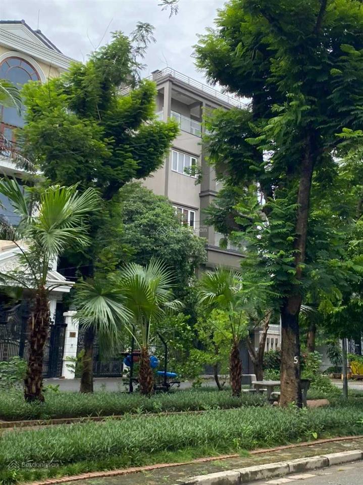 Cho thuê bt vườn đào 250m2 x4 tầng gần lotte, ciputra, đường lạc long quân, võ chí công