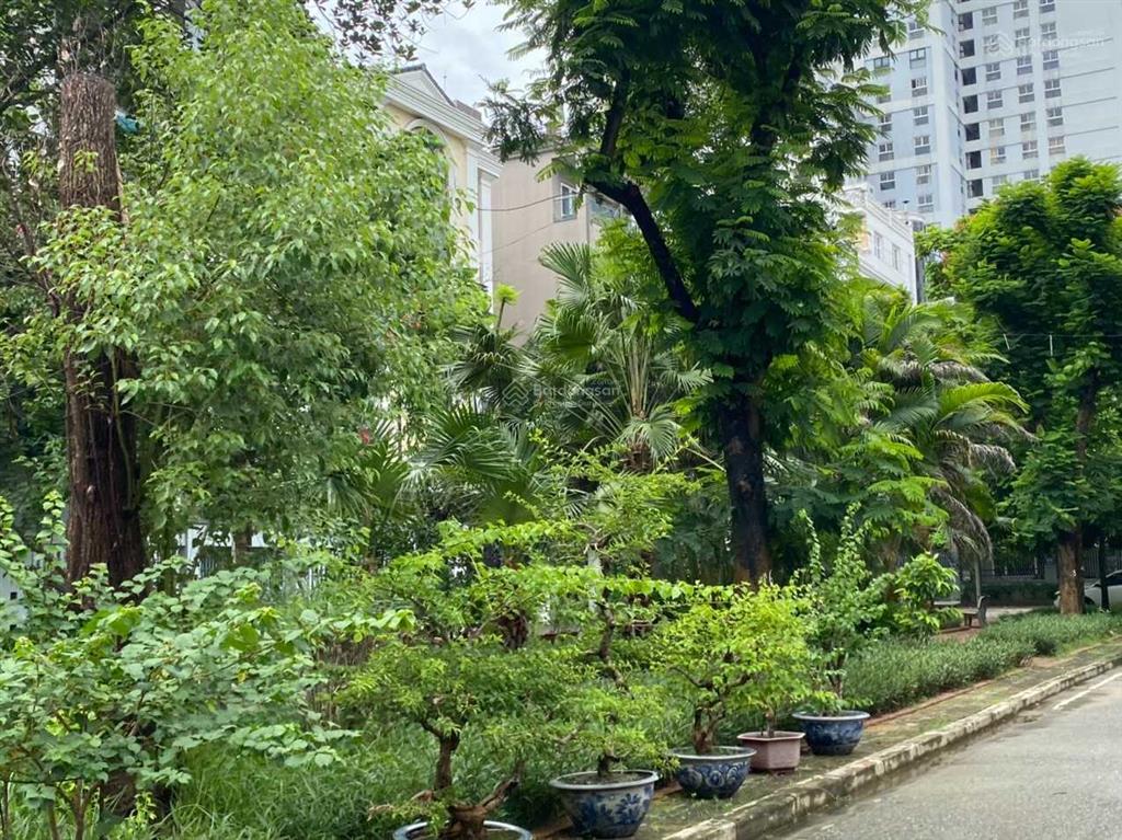 Cho thuê bt vườn đào 250m2 x4 tầng gần lotte, ciputra, đường lạc long quân, võ chí công