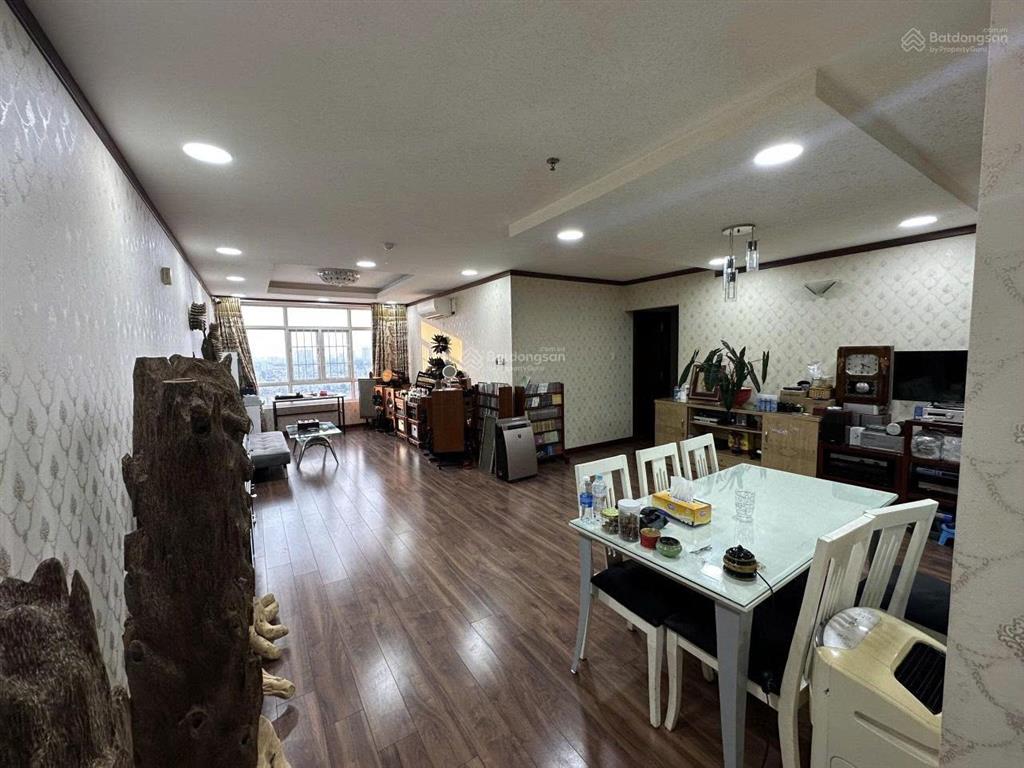 Cho thuê căn hộ giai việt tạ quang bửu, p5, q8. 2pn, 115m2, 13tr/th.  0901 341 *** phương