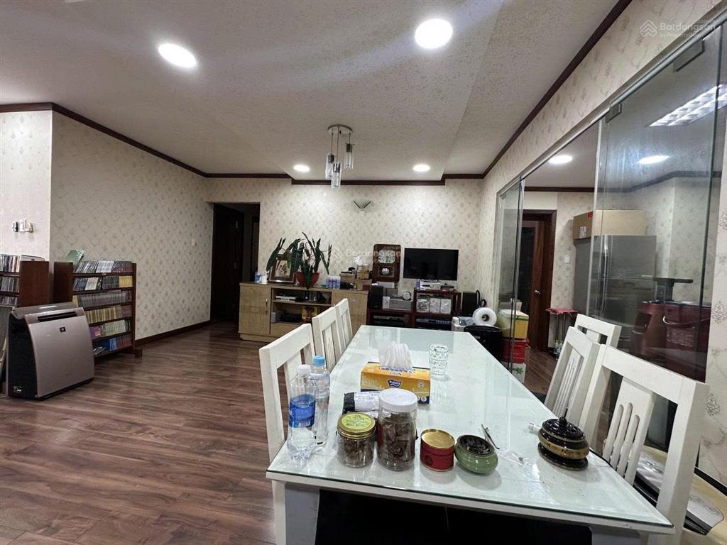 Cho thuê căn hộ giai việt tạ quang bửu, p5, q8. 2pn, 115m2, 13tr/th.  0901 341 *** phương