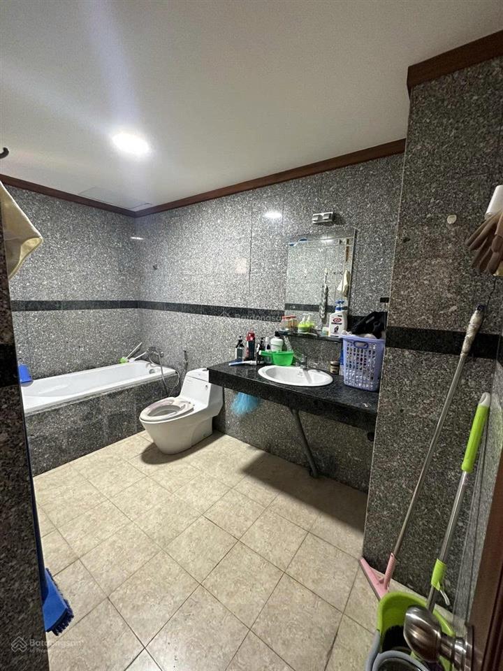 Cho thuê căn hộ giai việt tạ quang bửu, p5, q8. 2pn, 115m2, 13tr/th.  0901 341 *** phương