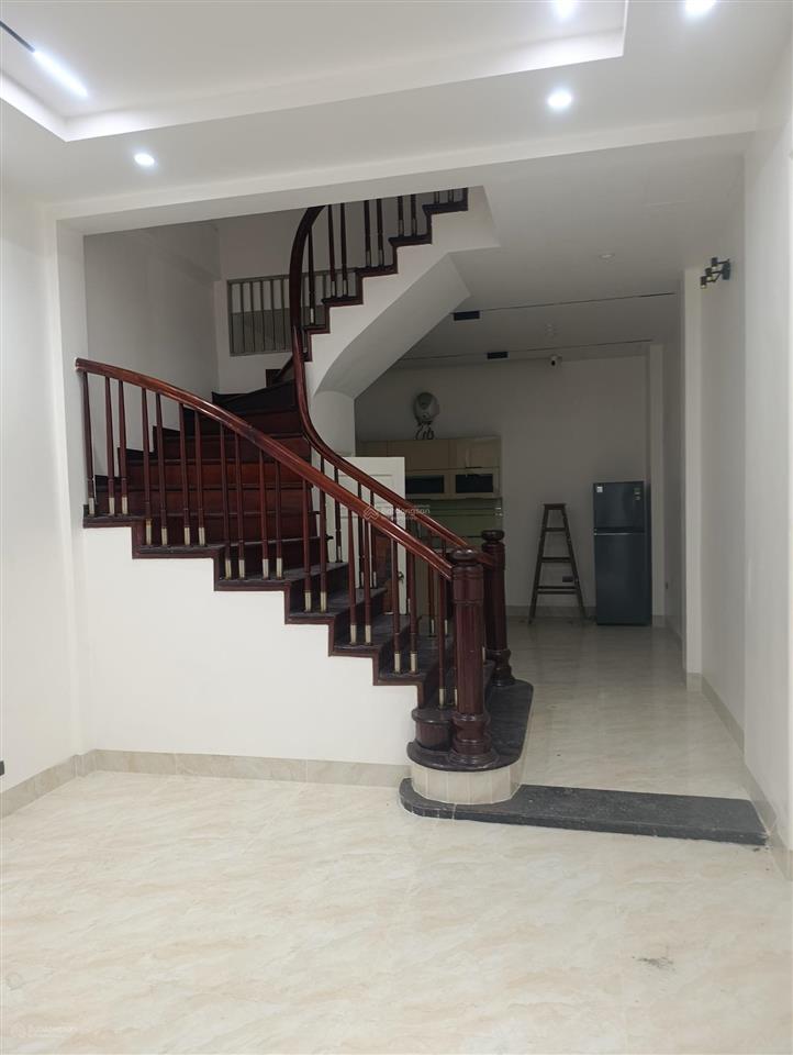 Mặt ngõ phố thái hà, kinh doanh, oto tránh, 55m2*5t, nhà đẹp, giá 25.5 tr/ tháng.