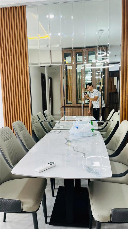 Cho thuê căn hộ 3pn đầy đủ nội thất, dọn vali vào ở liền,  0931 990 ***