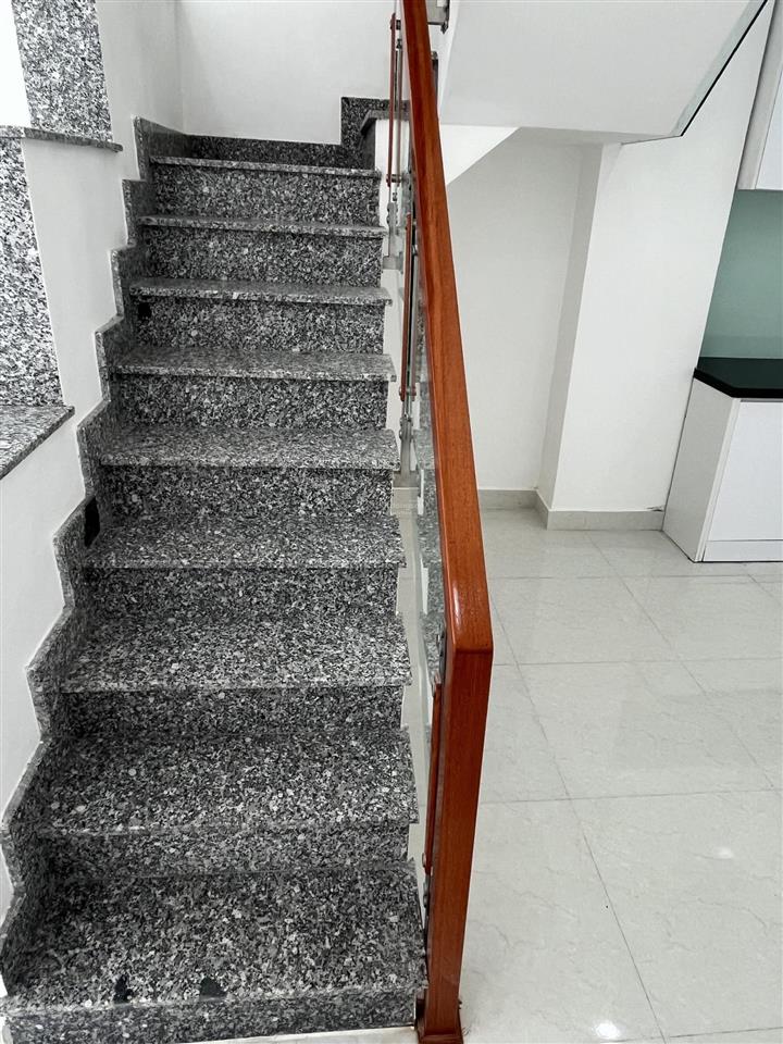 Cho thuê nhà phố 1 trệt 1 lầu phước đông new city, giá chỉ 8 triệu/tháng