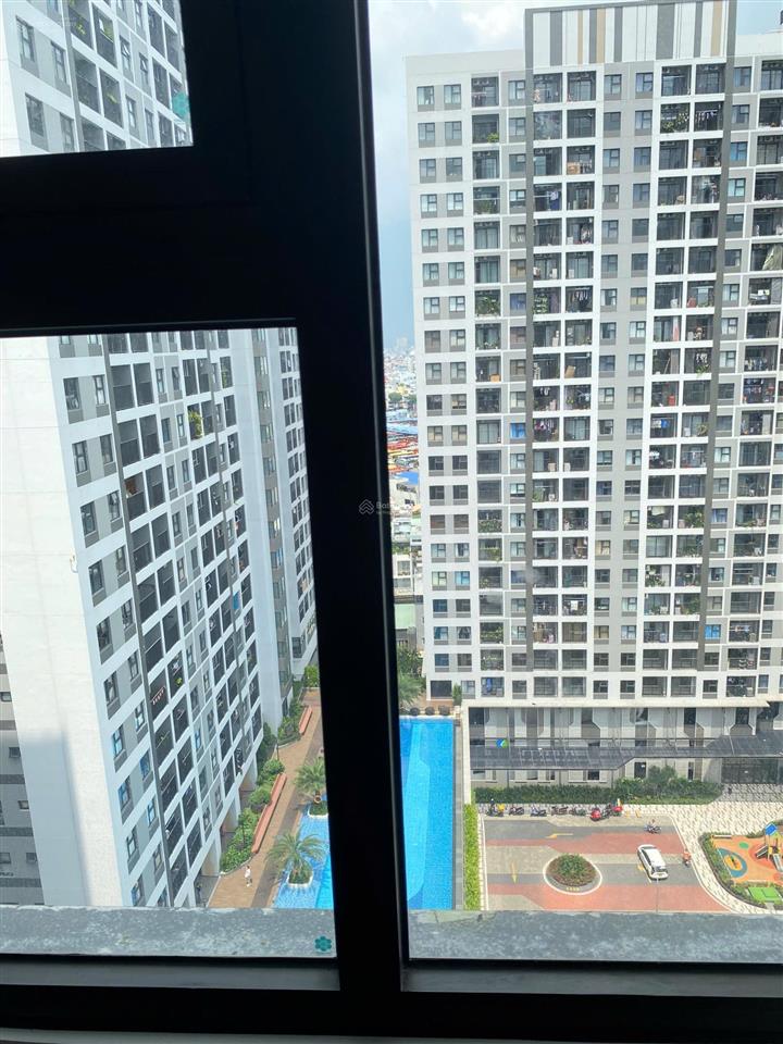 Bán căn 2pn+ view hồ bơi tầng trung giá 4.380 tỷ