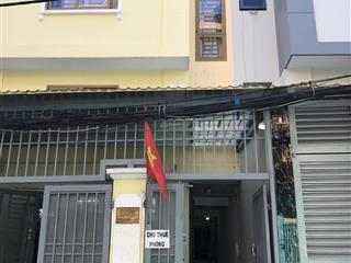 Chính chủ cho thuê phòng lớn thang bộ lầu 4 hợp khách có sẵn nội thất ở quận bình thạnh