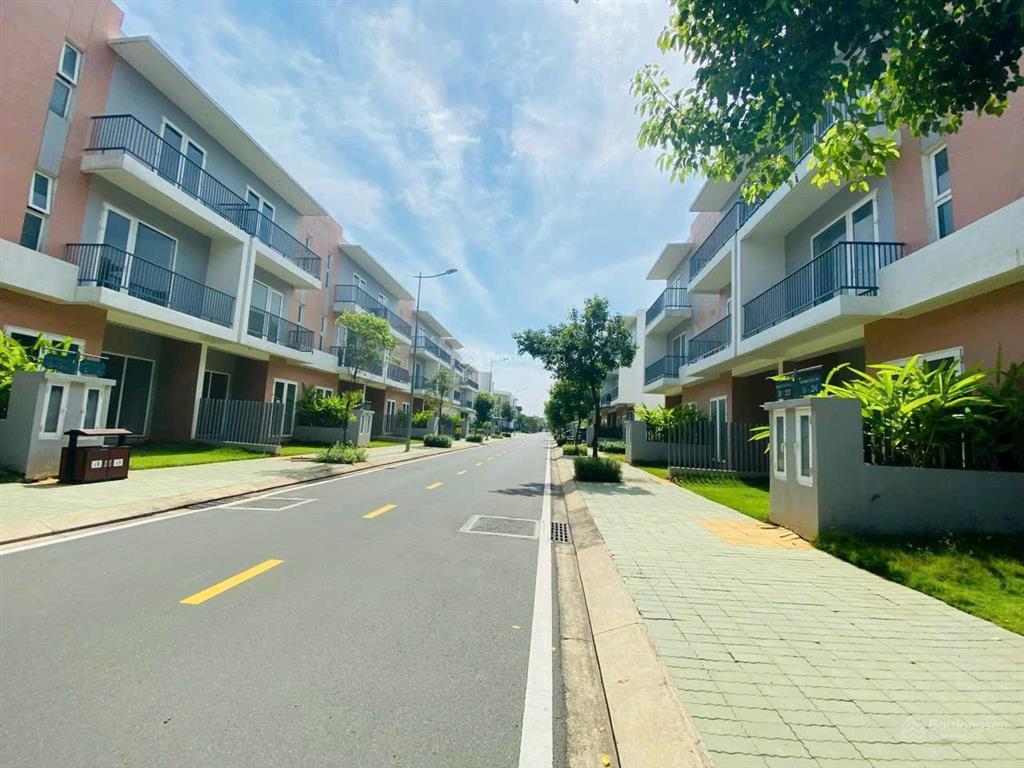 Kdc phú hữu q9  90m2 view đẹp  sổ hồng trao tay duy nhất 1 căn chỉ 7.8 tỷ 0938 030 ***