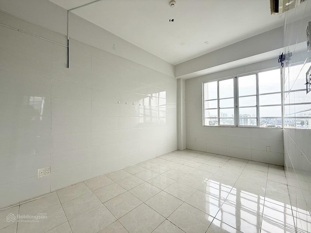 Chung cư ngô gia tự b q10 tầng cao thoáng 60m2  có sổ hồng chỉ 3,65 tỷ full nt