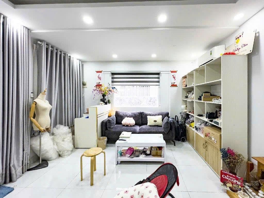 Nhà hẻm xe hơi trần hưng đạo khu hành chính q1  gần phố bùi viện. chỉ 8,59 tỷ sổ đầy đủ