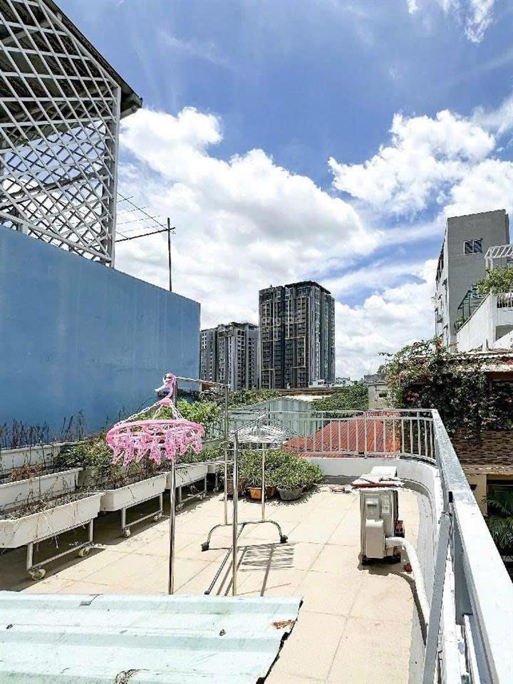 Nhà hẻm xe hơi trần hưng đạo khu hành chính q1  gần phố bùi viện. chỉ 8,59 tỷ sổ đầy đủ