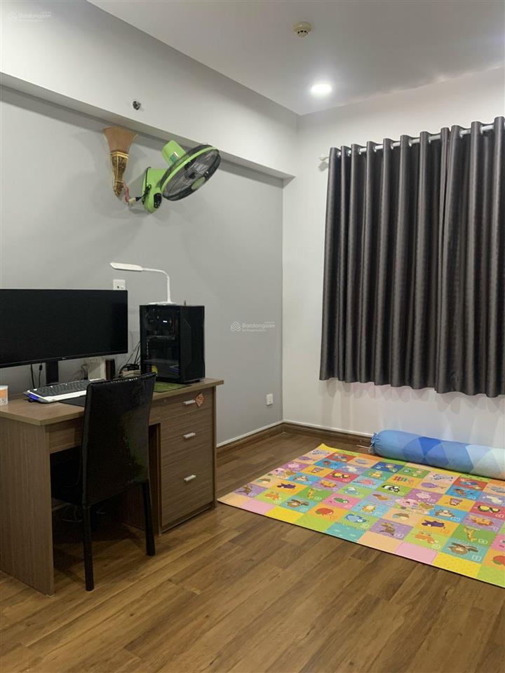 Cần bán căn hộ ruby  celadon city 3pn  2wc, dt 80m2, view nội khu, sổ hồng riêng, giá 4.9 tỷ