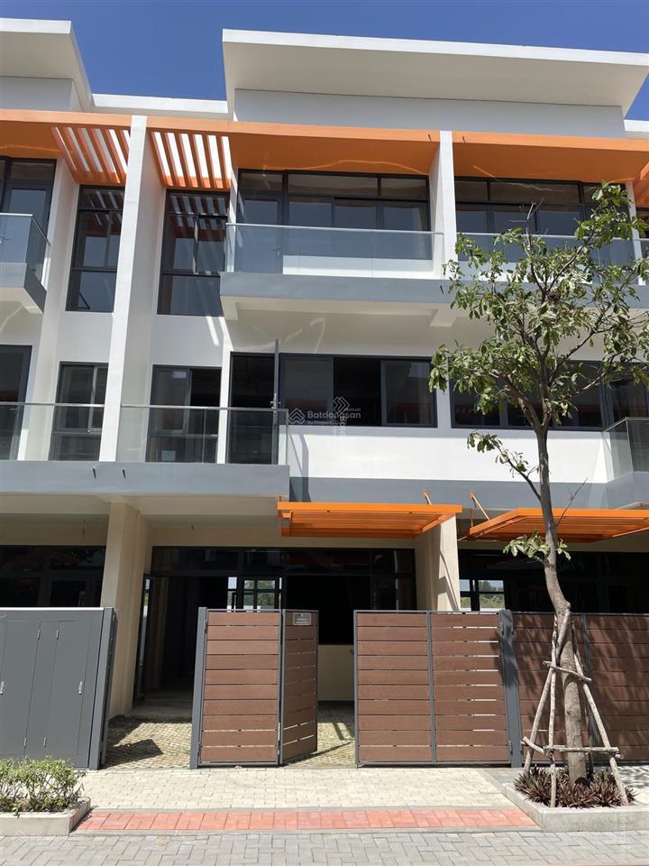 Chính chủ bán lỗ nhà phố elite life 80,25m2, 1t2l, nhà thô, giá 3,4 tỷ, bao phí, thương lượng