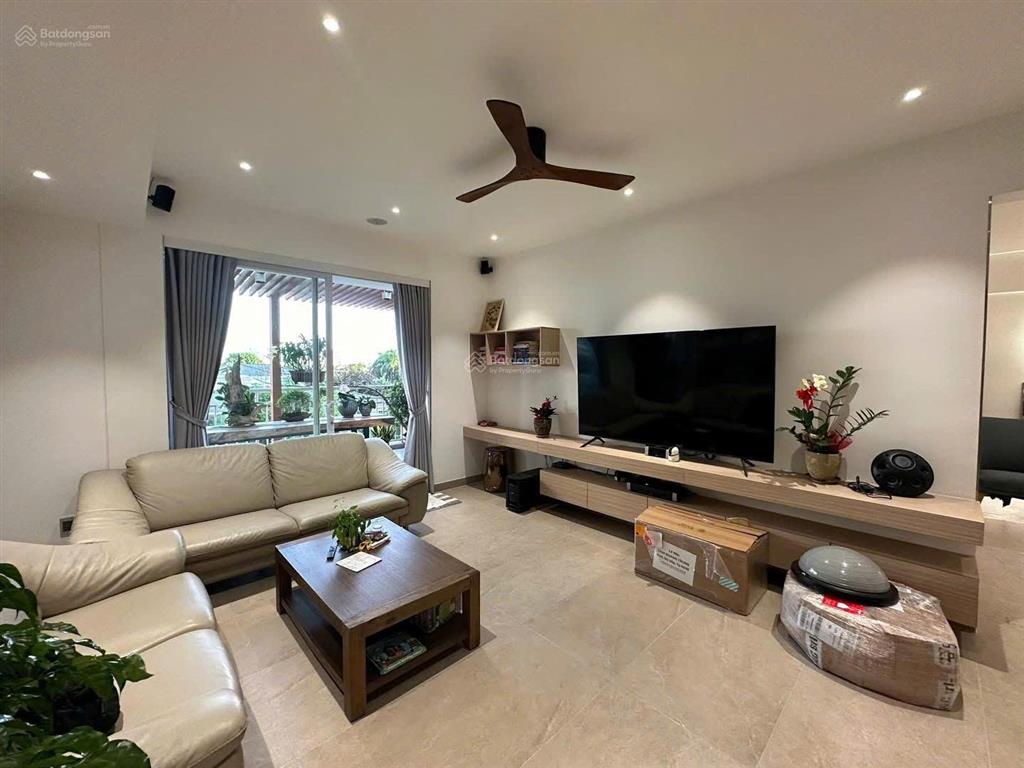 Bán căn hộ sân vườn diện tích lớn siêu hiếm gần 400m2 tại riverside residence pmh giá 32 tỷ