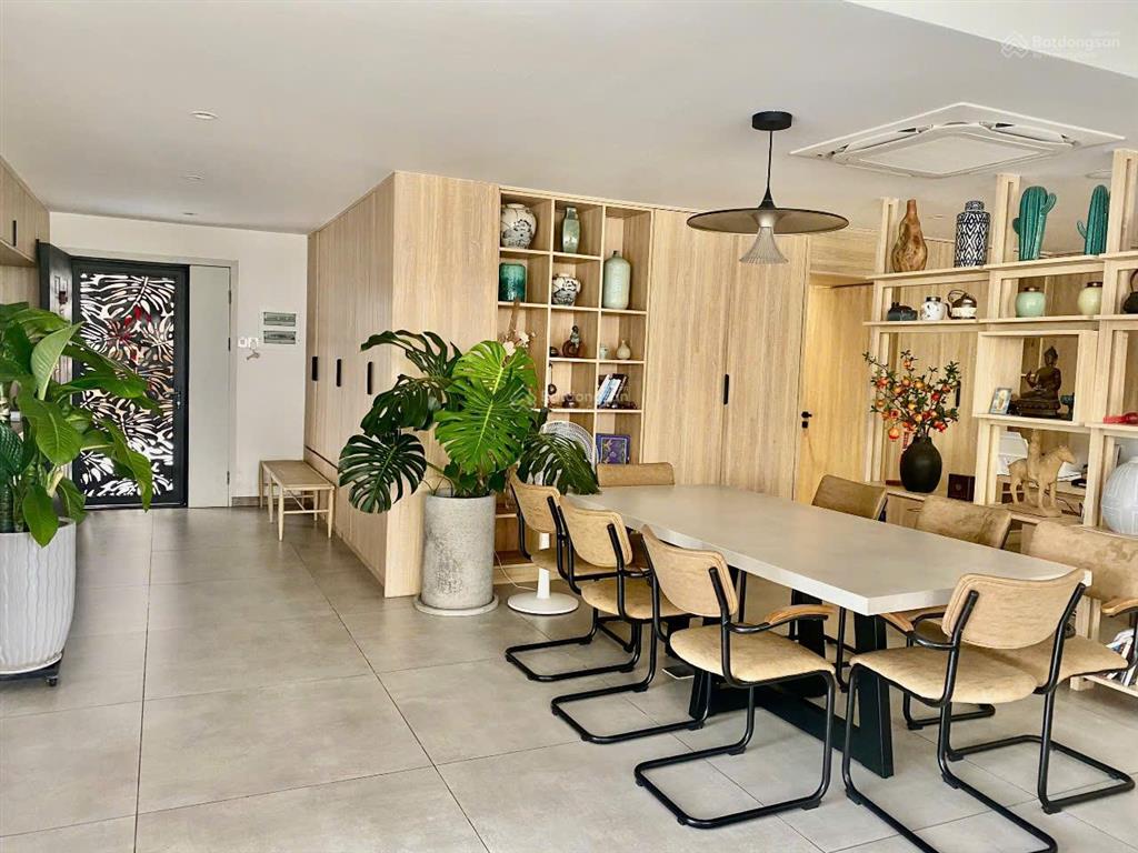 Bán căn hộ sân vườn diện tích lớn siêu hiếm gần 400m2 tại riverside residence pmh giá 32 tỷ