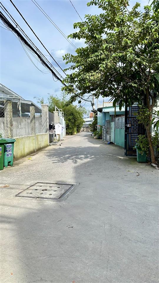 Bán gấp nhà dt 600m2 sổ hồng riêng đường xuân thới đông 1