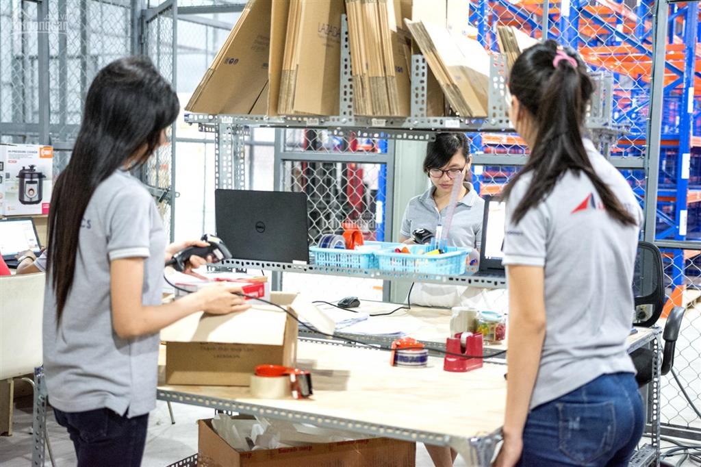 Kho hàng diện tích cho thuê lớn, nhỏ. có ô kệ, sàn trống cho thuê linh hoạt. kho vận hành nhập xuất