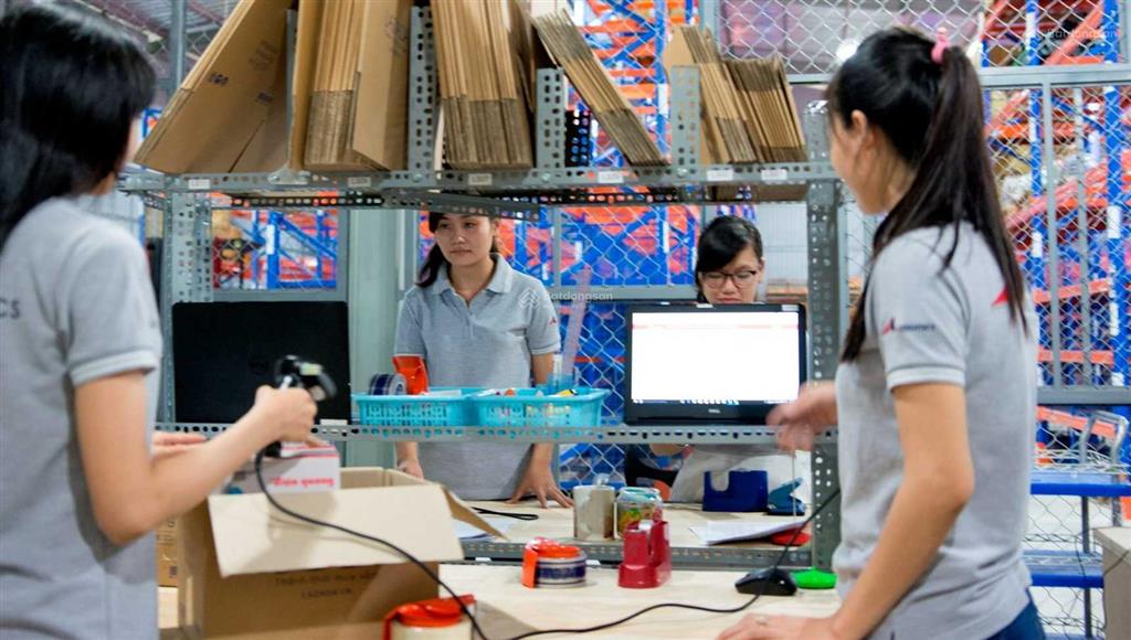 Kho hàng diện tích cho thuê lớn, nhỏ. có ô kệ, sàn trống cho thuê linh hoạt. kho vận hành nhập xuất