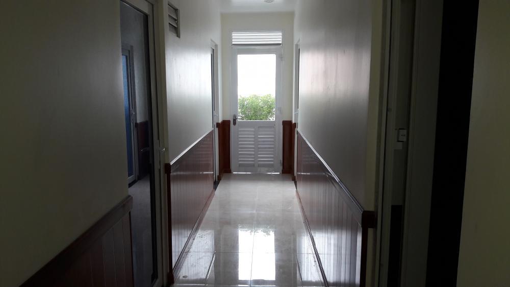 Còn 1 phòng trống có ban công riêng vào ở ngay giảm giá còn 2,4 tr/th