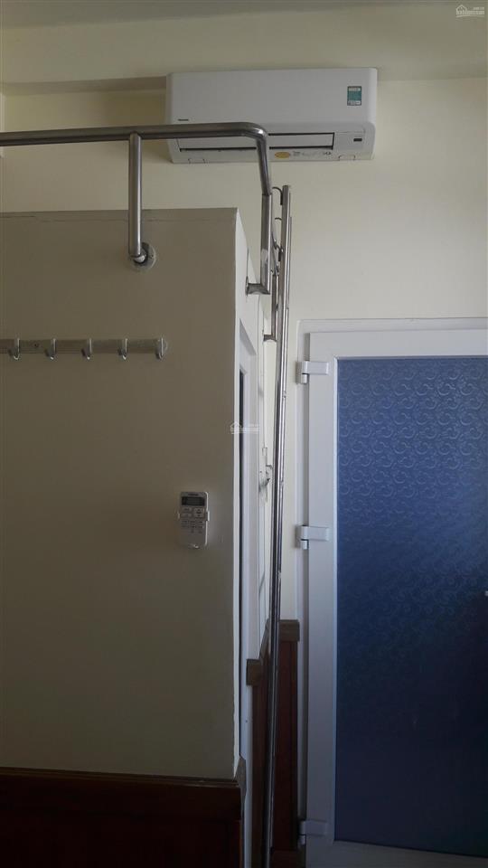 Còn 1 phòng trống có ban công riêng vào ở ngay giảm giá còn 2,4 tr/th