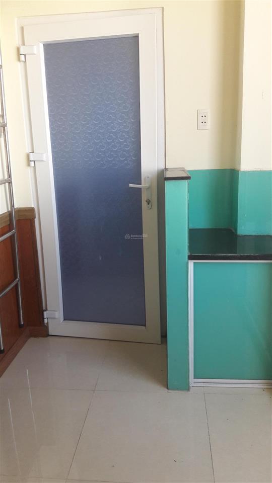 Còn 1 phòng trống có ban công riêng vào ở ngay giảm giá còn 2,4 tr/th