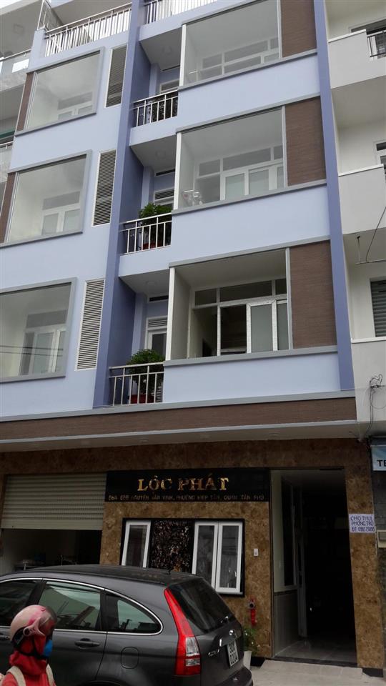 Còn 1 phòng trống có ban công riêng vào ở ngay giảm giá còn 2,4 tr/th