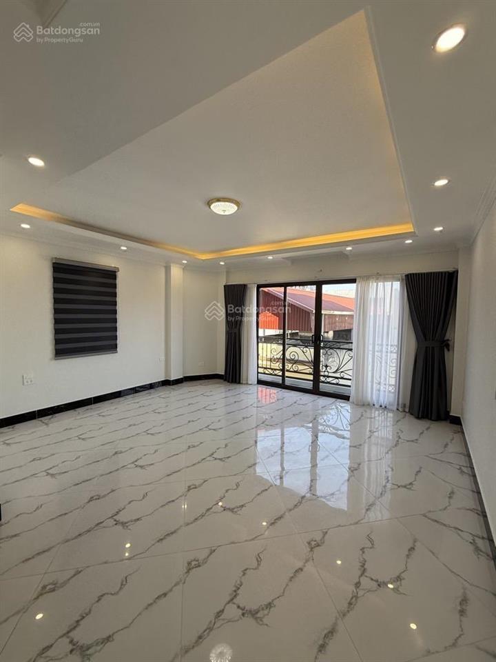 Siêu phẩm 6 tầng thang máy  lô góc  trung tâm phường phúc lợi  hàng xóm vincom long biên