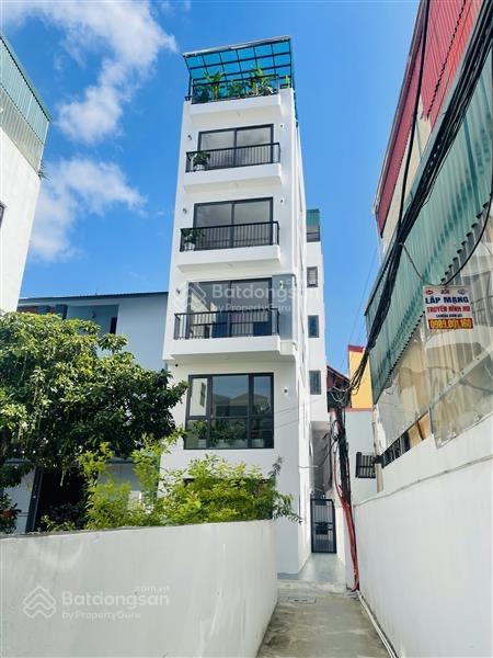 Nhà mới  thang máy  ngõ nông  ở sướng 40m2 giá 8.68 tỷ