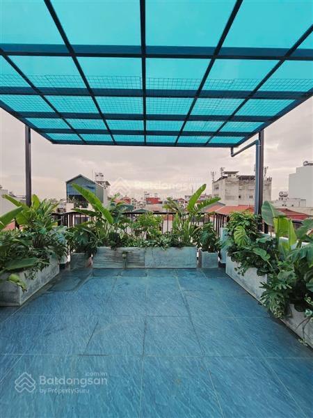Nhà mới  thang máy  ngõ nông  ở sướng 40m2 giá 8.68 tỷ