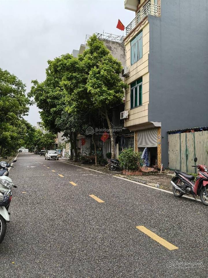 Hàng hiếm  vừa ở vừa kinh doanh.
đất vị trí vàng đối diện chung cư, sát công viên ánh sáng