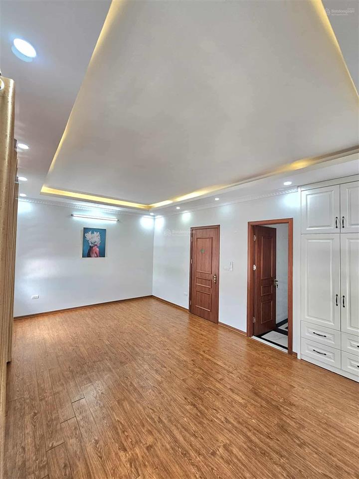 Cực đỉnh  ô tô tránh 6 tầng thang máy lô góc nhà nở hậu thông số hiếm, 40m2 giá 12 tỷ