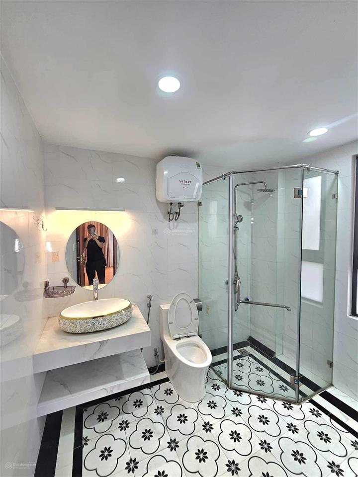 Cực đỉnh  ô tô tránh 6 tầng thang máy lô góc nhà nở hậu thông số hiếm, 40m2 giá 12 tỷ