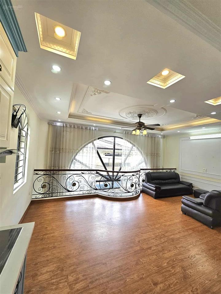 Cực đỉnh  ô tô tránh 6 tầng thang máy lô góc nhà nở hậu thông số hiếm, 40m2 giá 12 tỷ