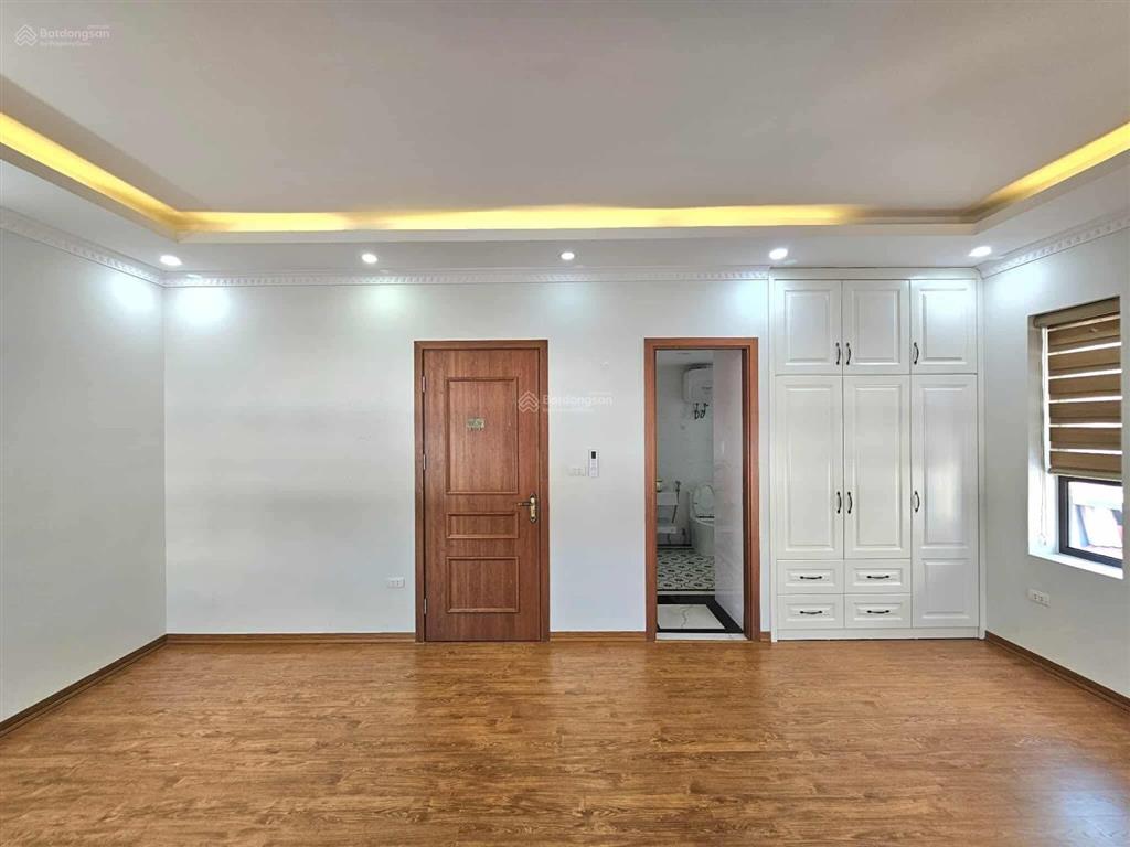 Cực đỉnh  ô tô tránh 6 tầng thang máy lô góc nhà nở hậu thông số hiếm, 40m2 giá 12 tỷ