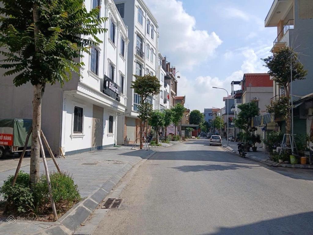 Cực hiếm  lô góc  vỉa hè  hàng xóm toàn nhà cao tầng  vừa ở, vừa kinh doanh, văn phòng
