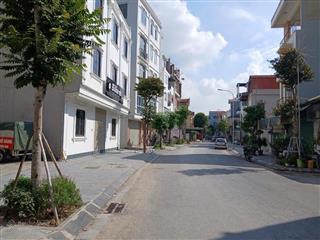 Cực hiếm  lô góc  vỉa hè  hàng xóm toàn nhà cao tầng  vừa ở, vừa kinh doanh, văn phòng