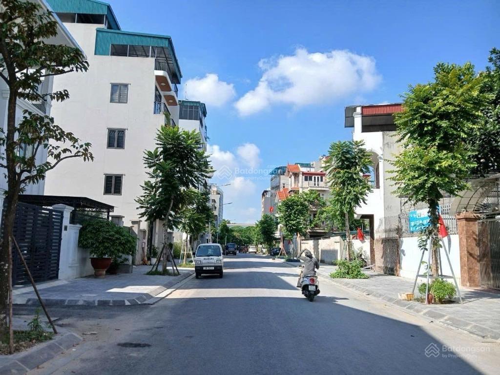 Cực hiếm  lô góc  vỉa hè  hàng xóm toàn nhà cao tầng  vừa ở, vừa kinh doanh, văn phòng