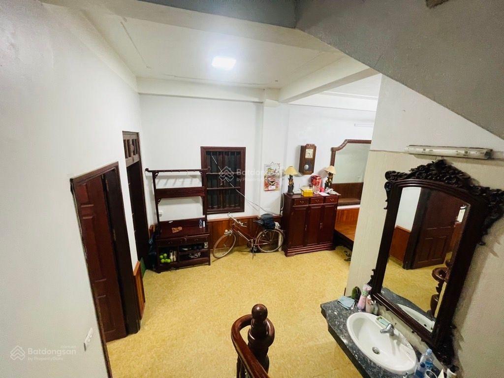 Trung tâm bát tràng  ô tô tải tránh  ở sướng  kinh doanh