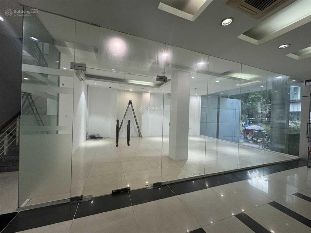 Cho thuê văn phòng trung tâm khu vực hoàn kiếm. trực tiếp cđt 0946 430 ***