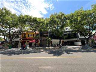 Cặp đất hồ nghinh sát góc, đối diện công viên  quy hoạch cao tầng