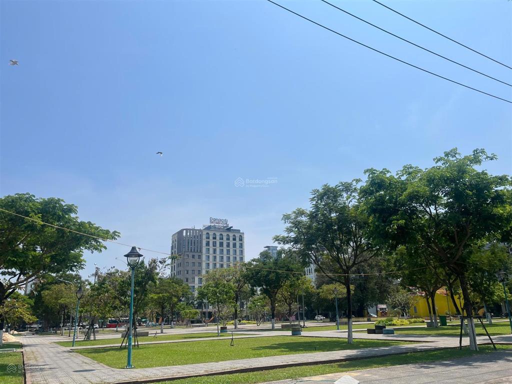 Bán đất hồ nghinh, sơn trà góc 2 mặt tiền 262m2 ngang 10,7m. ra biển 400m, quy hoạch xây 12 tầng