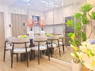 Bán căn góc 70m2, 2pn, chung cư thạch bàn, full nội thất đẹp, tầng đẹp. hướng mát