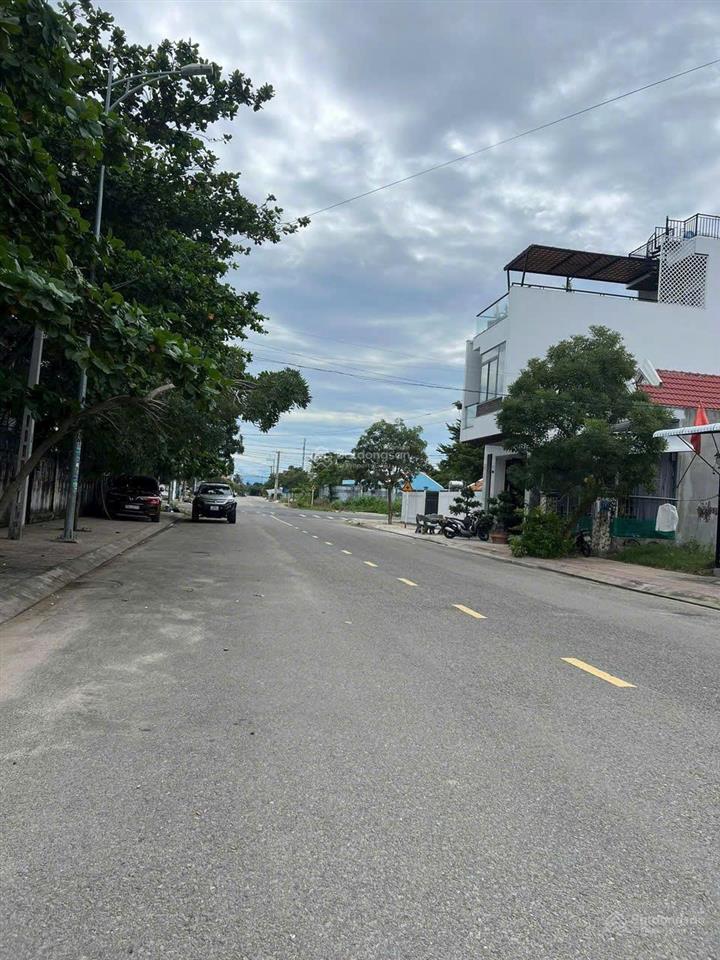 Tổ 14tt vạn giã (kkt vân phong)mặt tiền đường phạm ngũ lão. đường nhựa 16m tính luôn lề, hướng nam