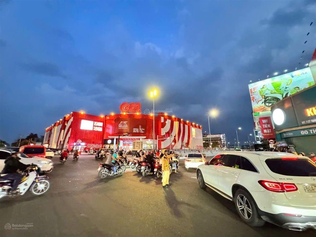 Lô biệt thự diện tích lớn vị trí cận nguyễn ái quốc diện tích 10 41, tổng 406m2, đất rộng