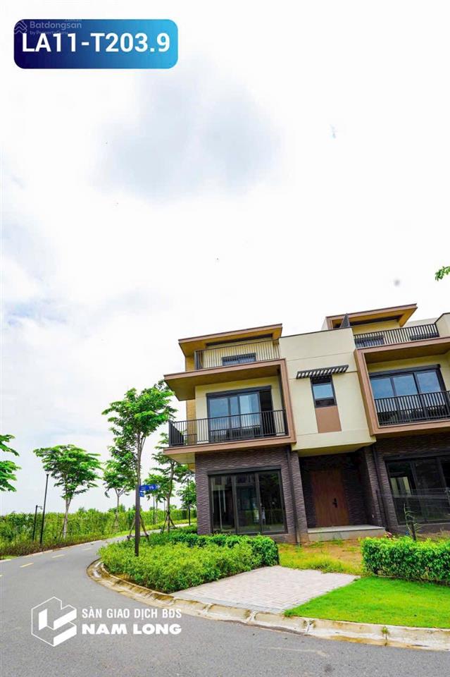 Bán nhà phố 2 mặt tiền khu đô thị izumi city. diện tích 6x18.5m (111m2)  sổ hồng sẵn